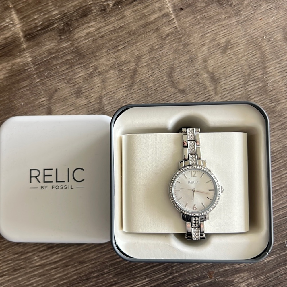 Relic by FOSSIL watch